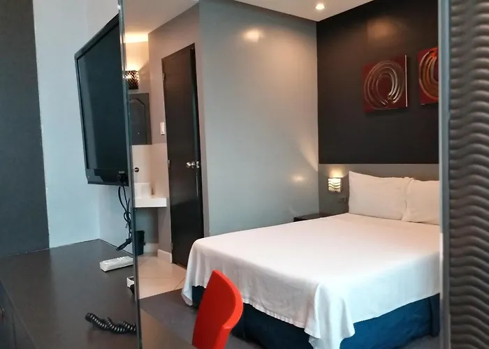 Leez Malate Hotel 2*