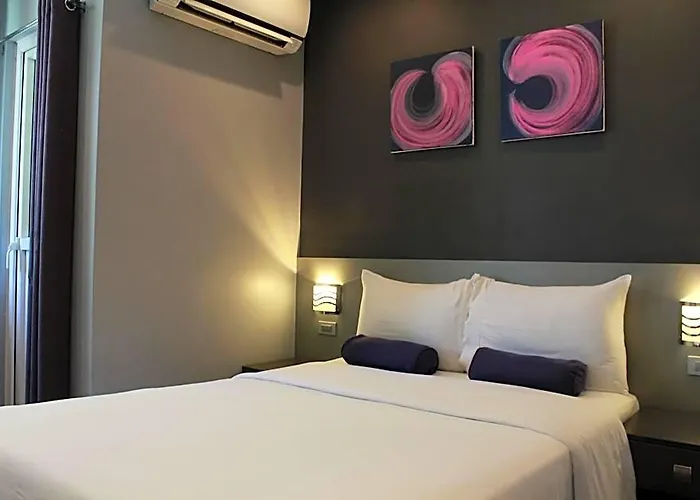 Hotel Leez Malate 2*
