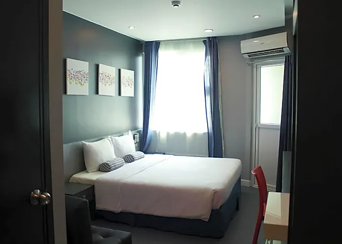 Hotel Leez Malate 2*